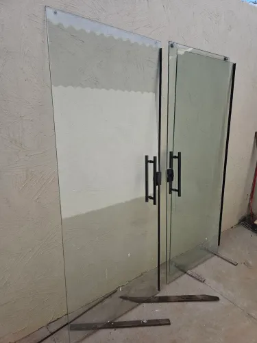 Porta de correr 4 folhas 2 fixo vidro incolor 10mm temperado <br>330,0 x 210,0