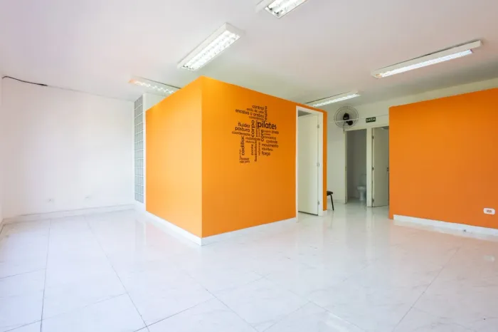 Prédio comercial na Rua Ursa Menor, 225 - Inteiro 150 m²