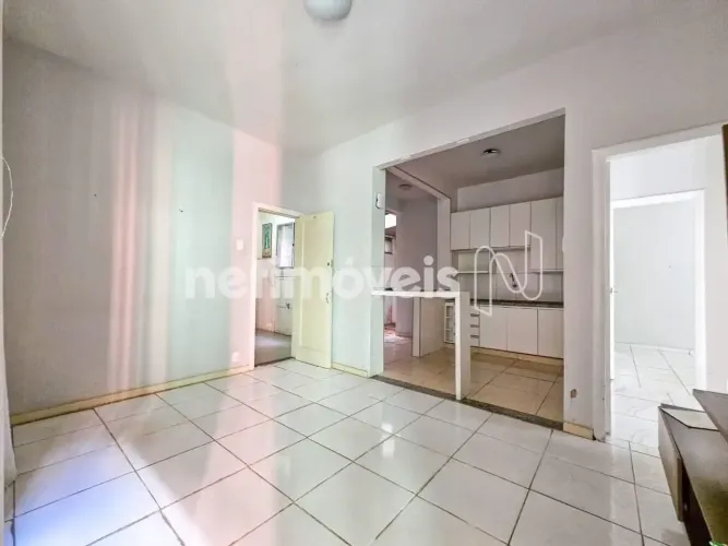 Apartamento no Gutierrez com acessibilidade, em rua plana, ao lado do Barroca Tênis Club.