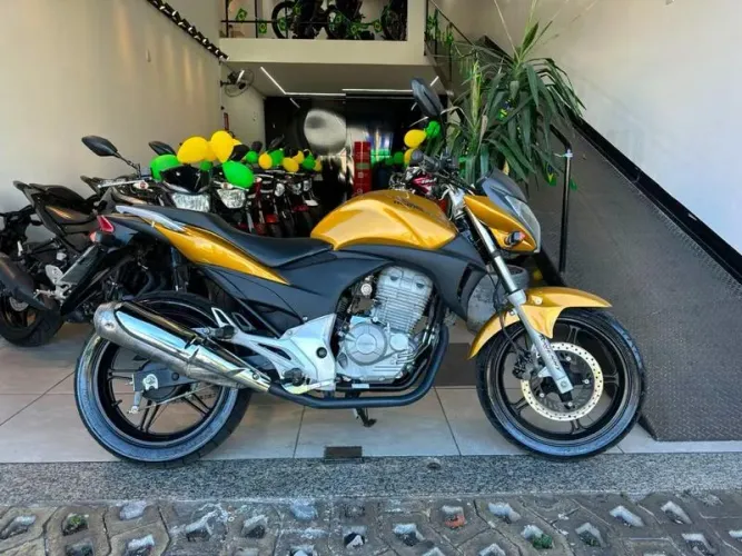 HONDA CB 300R 2010-2011