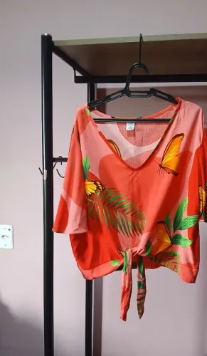 Blusa feminina borboleta
