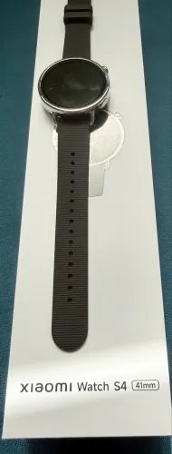 XIOMI WATCH S4 4 mm novo sem uso comprei em Dubai
