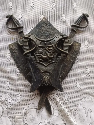 Armadura medieval decorativa em ferro 