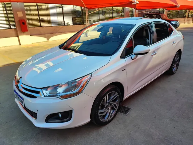 Citroen C4 Lounge Exclusive 1.6 Turbo Flex Aut. 2015