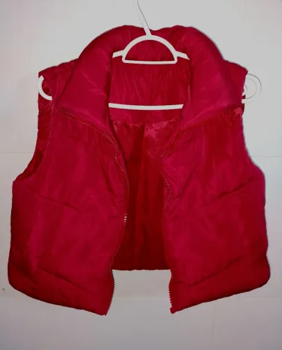 Colete puffer vermelho