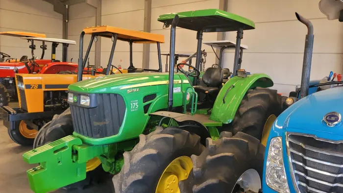 Trator John Deere 5078E