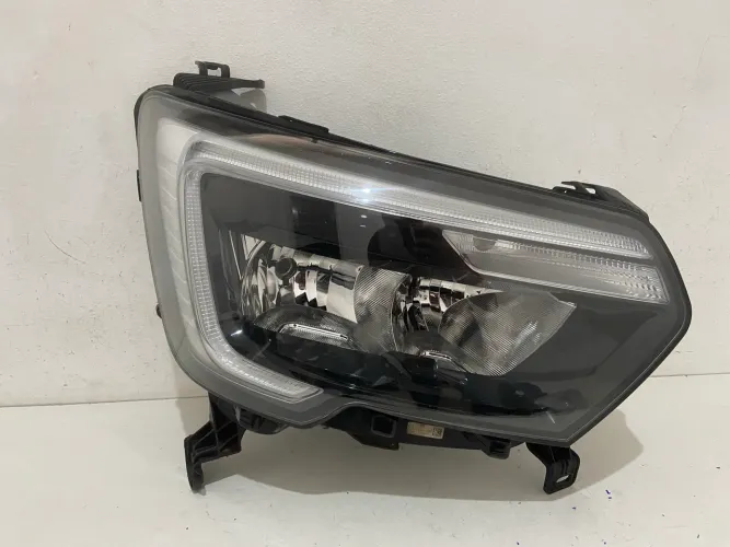 Farol Renault Master 2022 2023 2024 2025  Lado Direito Original 