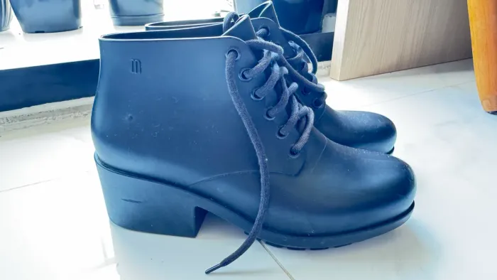 Bota preta Melissa n 37