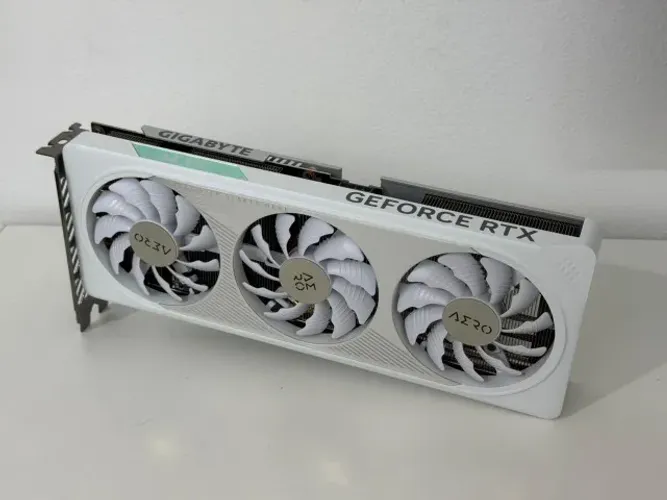 RTX 4060 8Gb Gigabyte Eagle 3x