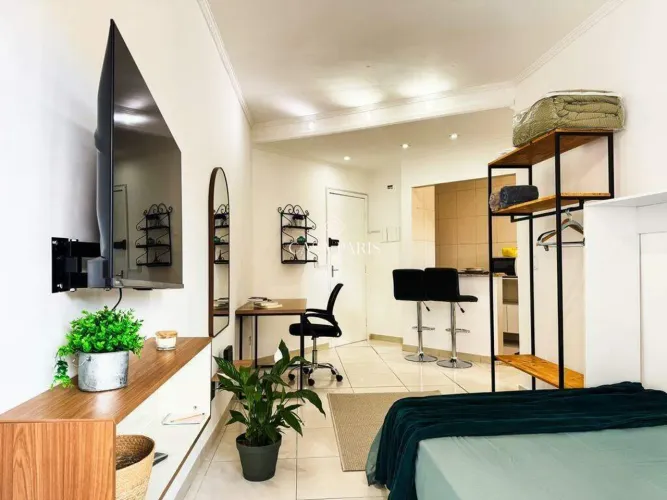 Kitnet Mobiliada no Canto do Forte (Praia Grande)  40m²  1 vaga  Portaria 24h
