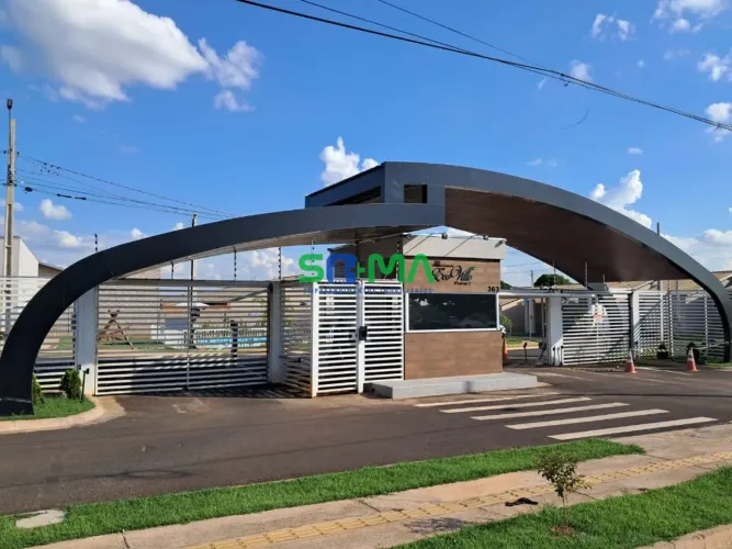 CASA DE 03 Dormitórios, sendo 01 suíte EM CONDOMÍNIO FECHADO PARA LOCAÇÃO  CONFORTO E SEGU