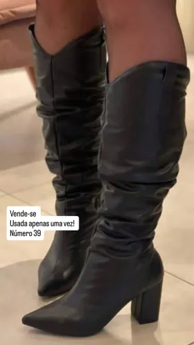 Vende-se bota, usada apenas uma vez