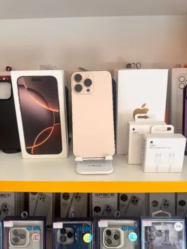 IPHONE 16 PRO MAX 256GB SEMI NOVO COM CAIXA ORIGINAL MAIS ACESSORIOS TOP SEM DETALHES