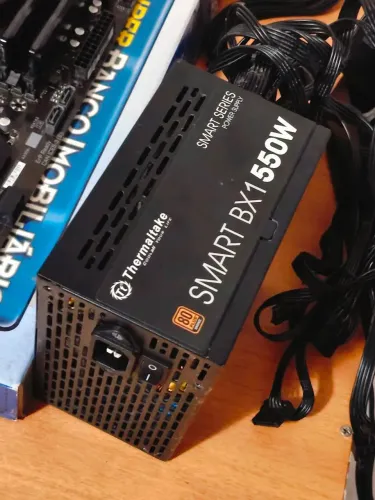 Fonte 550w Termalteak 80 Plus bronze