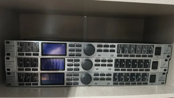 Processador DCX2496 Behringer praticamente novo, pouco uso