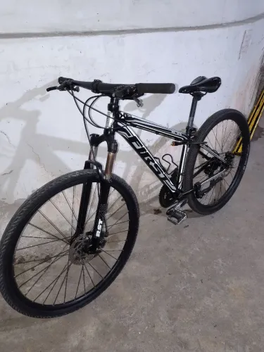 Vendo Bike Sense aro 29 freio a disco R$ 1100,00