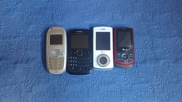 Lote de 4 celulares antigos