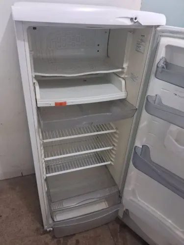 Geladeira Cônsul faço entrega