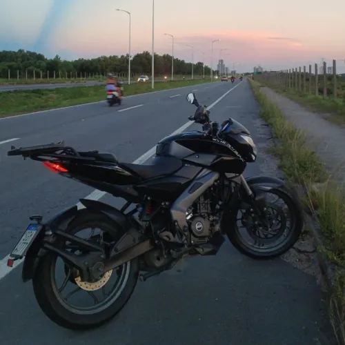 Aluguel de moto para aplicativo. Dominar 200