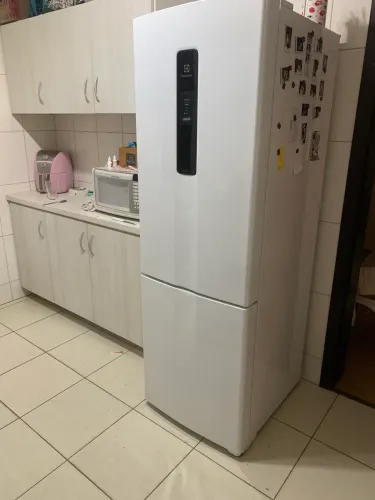 Geladeira Inverse 6 meses de uso, sem danos/risco, funcionando perfeitamente
