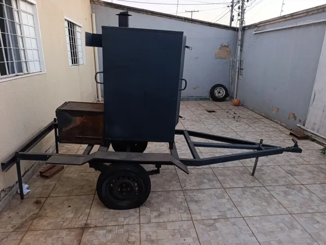 Pit smoker com carretinha