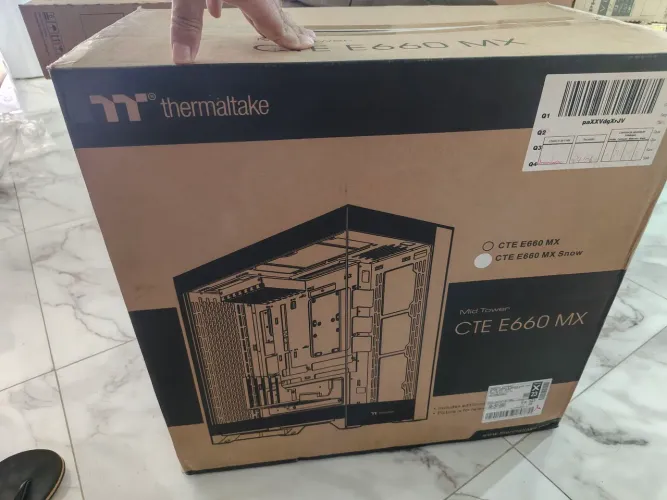 Gabinete gamer thermaltake CTE e660 Max snow<br><br>Já vem com cabo riser <br><br>$$ 150