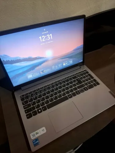 Lenovo IdeaPad | Intel i3-1315U | 16GB RAM | SSD | Notebook