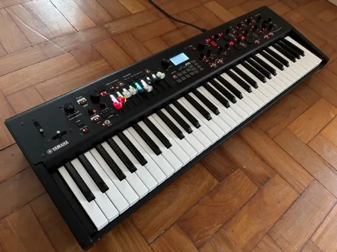 Yamaha YC61 Stage Keyboard - Piano - semelhante Nord Electro
