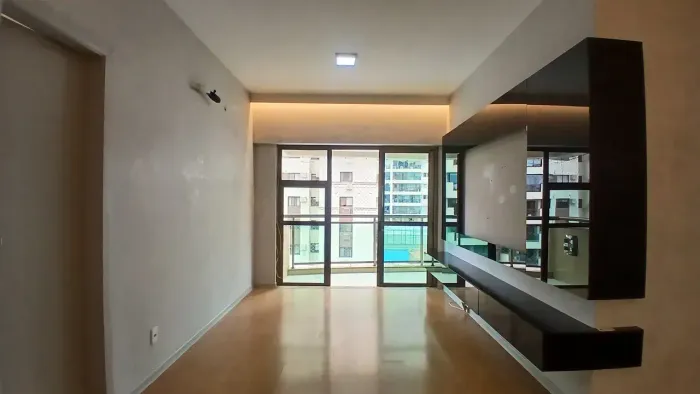 Apartamento com Varanda | 2 Quartos (1 Suíte) | Península Life