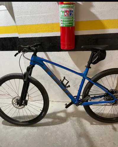 Bicicleta Trek X-caliber 8 Azul, Tamanho L + Sapatilha + Pedal + Capacete