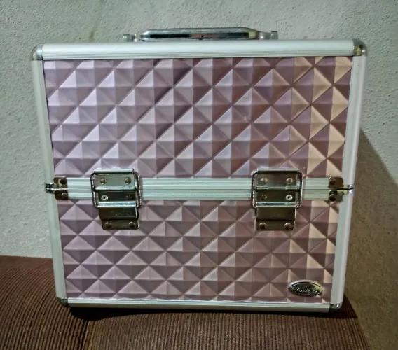 Vende-se maleta de maquiagem