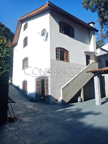 Sobrado a venda em Santa Cândida, Curitiba - PR | Confiancce Imóveis