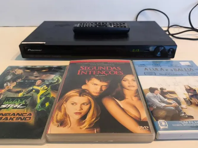 DVD PLAYER  PIONNER DV- 3052V COM CONTROLE + 3 DVDs DE BRINDE  USADO