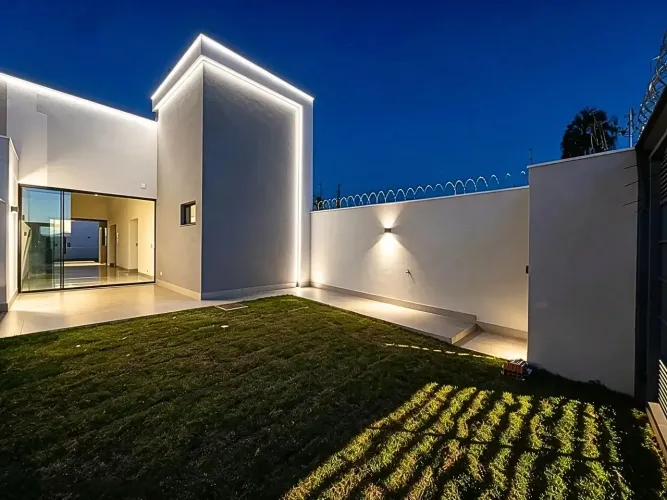 Lindo Imóvel Moderno com Piscina no Rita Vieira