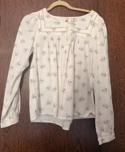 Bata Levis