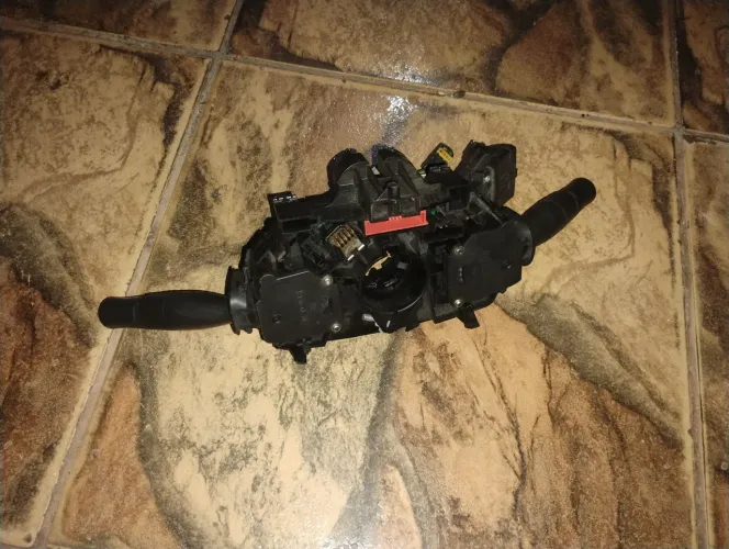 CHAVE DE SETA RENAULT MEGANE VENDO OU TROCO POR ALGO DO MEU INTERESSE 