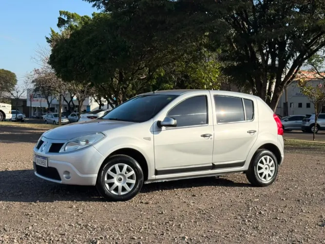 Renault Sandero Expression Hi-flex 1.6 8V 5P 2011
