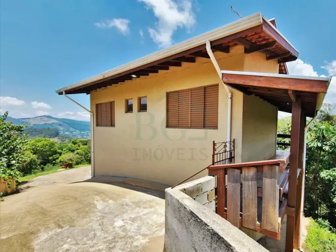 Excelente chácara com 2.961m² de terreno em Poços de Caldas MG.