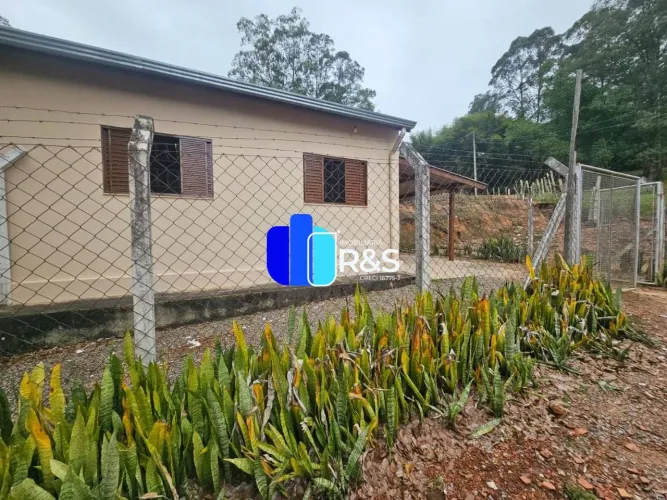 Casa com 2 dormitórios para alugar, 80 m² por R$ 2.000,00/mês - Louveira - Louveira/SP