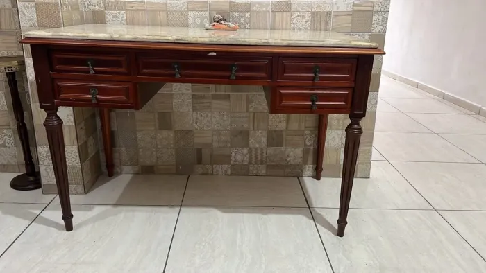 VENDO MESA DE MADEIRA MACIÇA