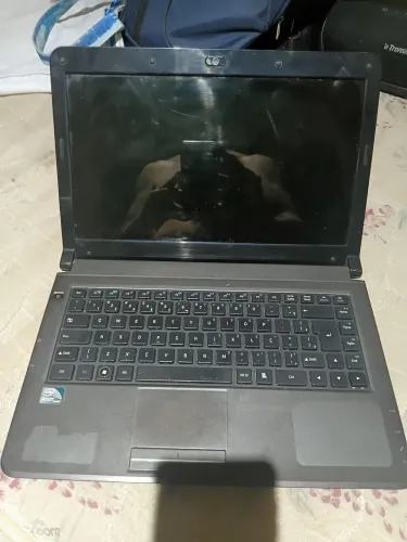 Vende-se esse notebook liga ,mais nao da video