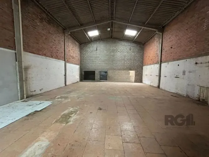 Galpão/Depósito/Armazém para Aluguel no Bairro São Geraldo com 271 m² Disponíveis