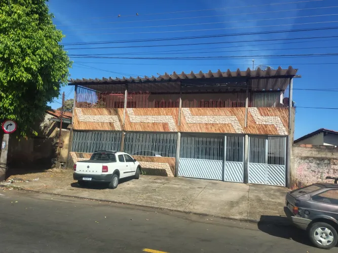 Casa Sobrado 3 quartos suíte aluguel r$ 2.000 sem condomínio