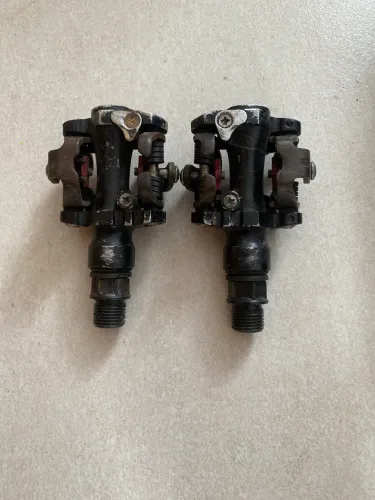 Sapatilha c/ taco n41 + pedal clip 