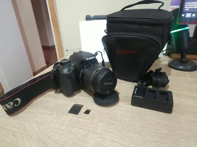 Canon T3i + Lente Kit