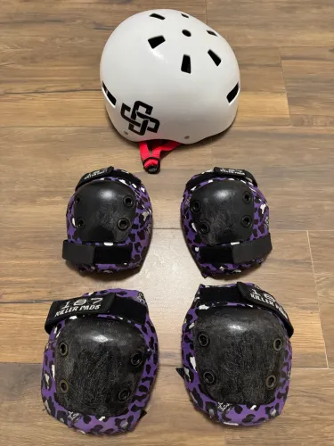 Kit joelheira cotoveleira e capacete skate