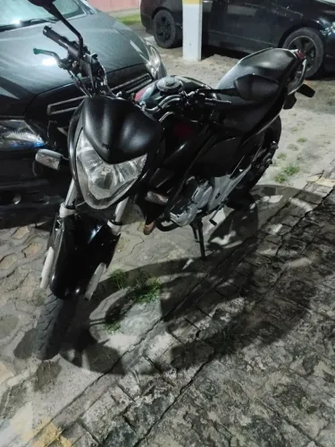 Vendo moto top muito vem conservada