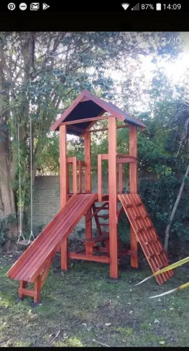Brinquedo de madeira , casinha playground