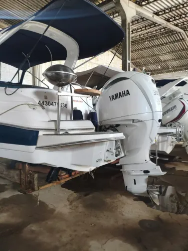 Lancha Focker 255 motor yamaha 300hp 2024