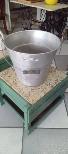 Balde de alumínio 20 litros 